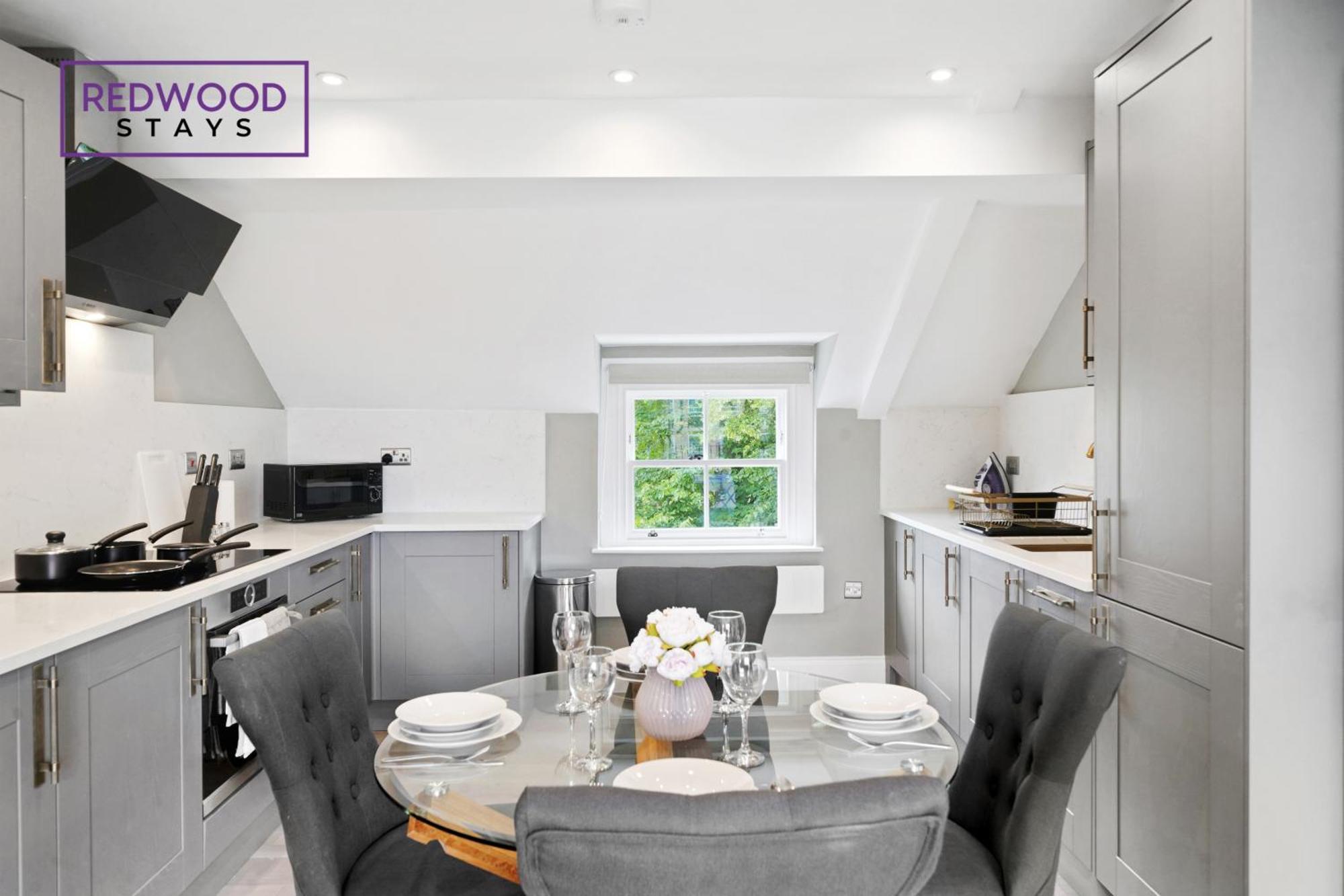 Quality 2 Bed 1 Bath For Contractors By Redwood Apartment *