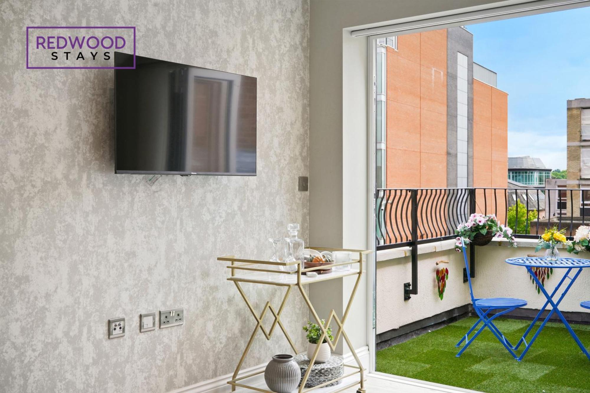 Quality 2 Bed 1 Bath For Contractors By Redwood Reading