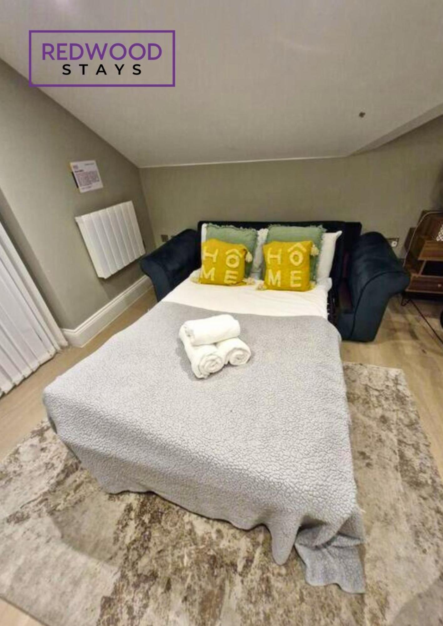 Quality 2 Bed 1 Bath For Contractors By Redwood Apartment Reading